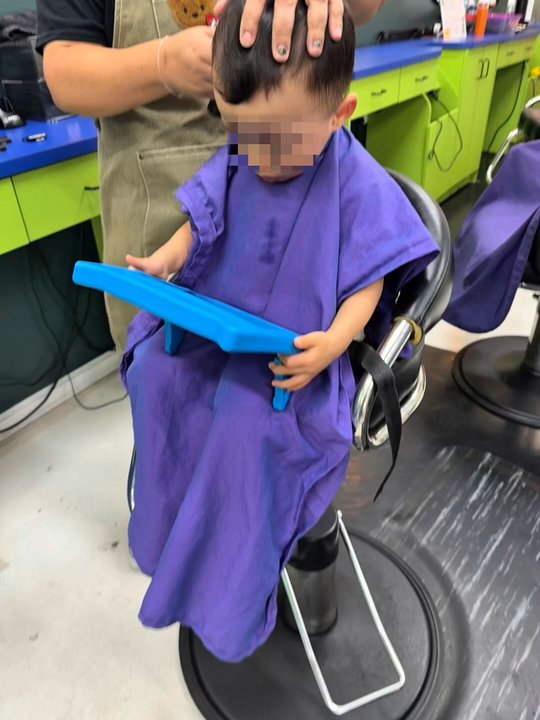 The Great Bear Cut - Completely calm toddler, no fuss, sitting still for haircut. - Kids Hair Salons Near Me - Pasadena, California