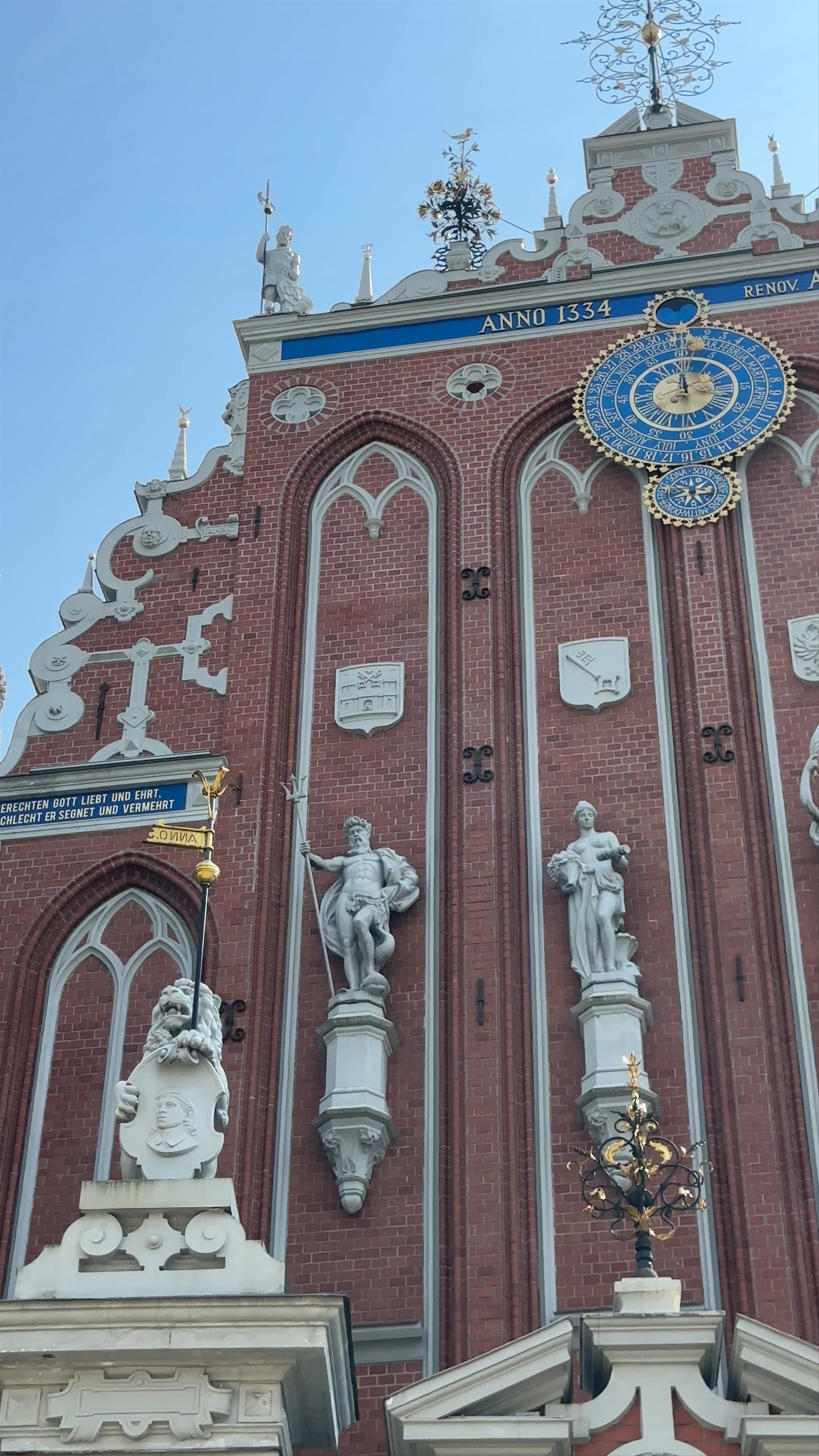 House of the Black Heads