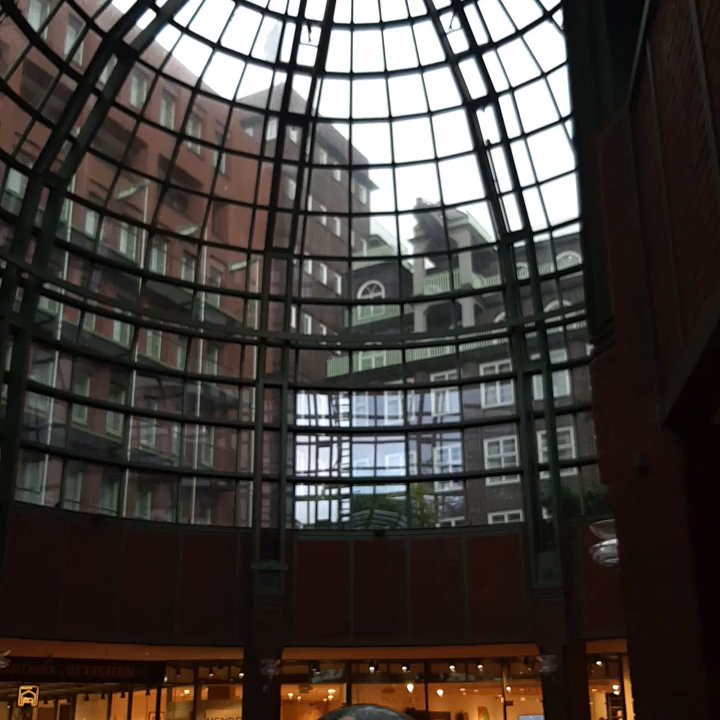 Hanseviertel - Die Welt dreht sich weiter. - Shopping Centers Near Me - Hamburg, HH