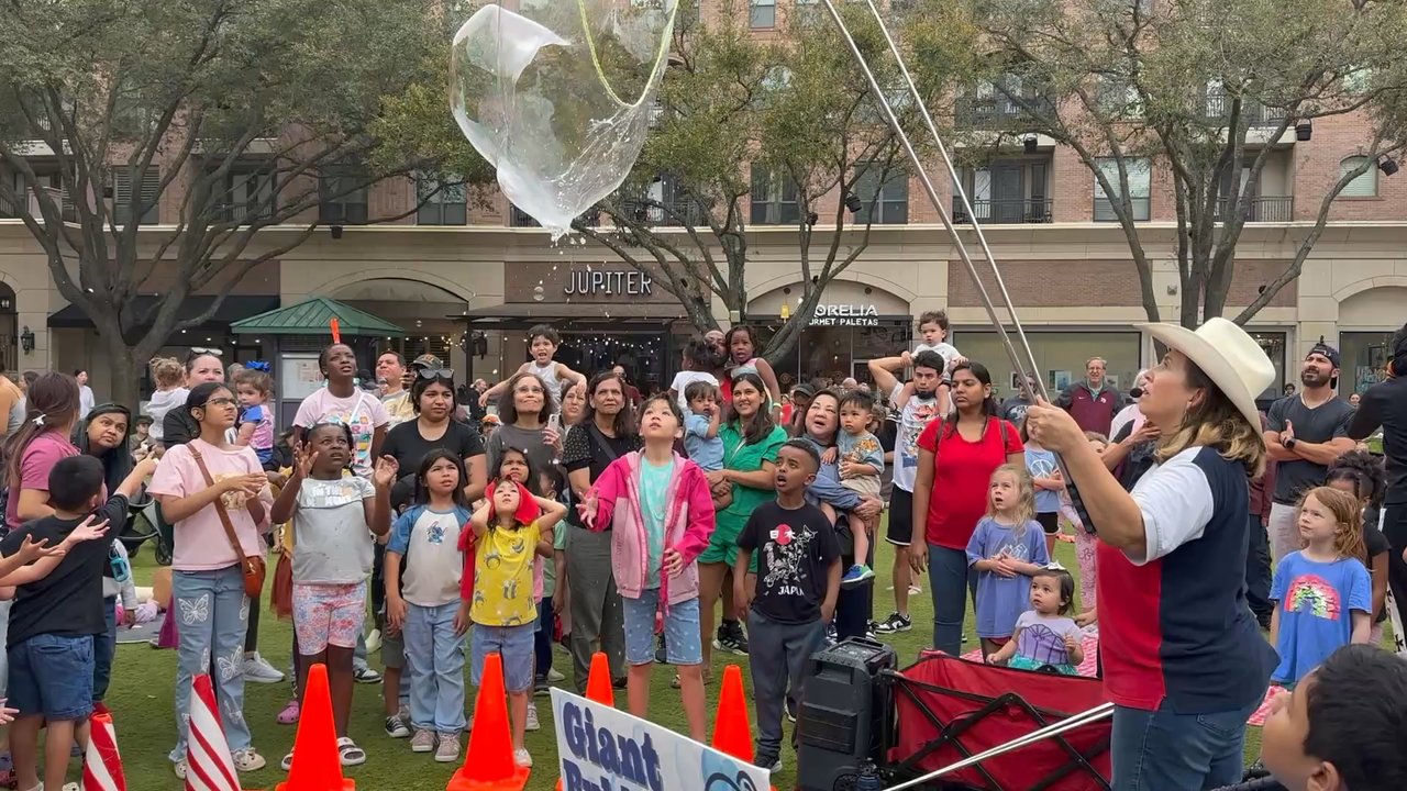 Texas Bubblers - Giant bubbles for the kids - Party & Event Planning Near Me