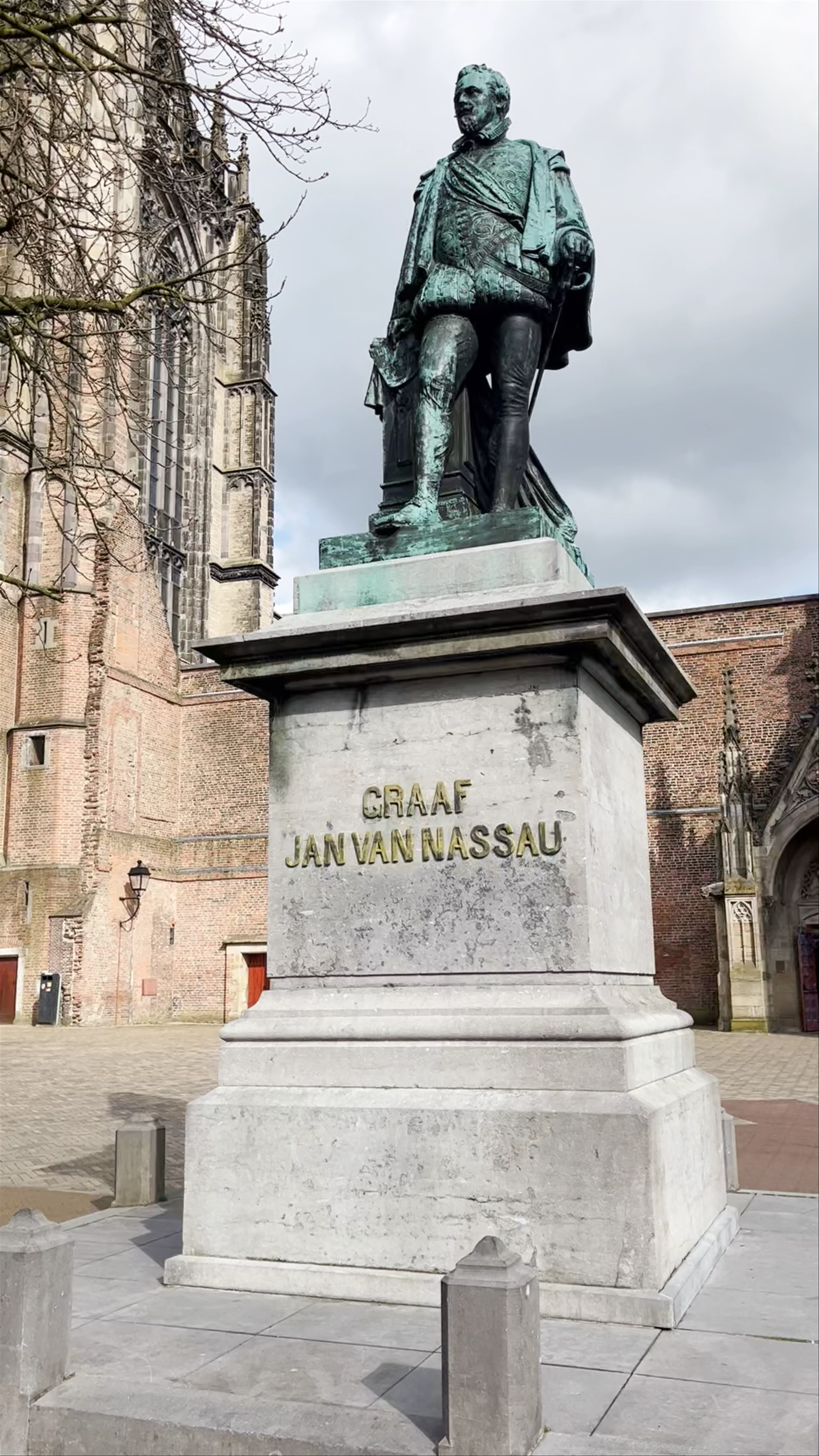 Monument sodomietenvervolging, Domplein