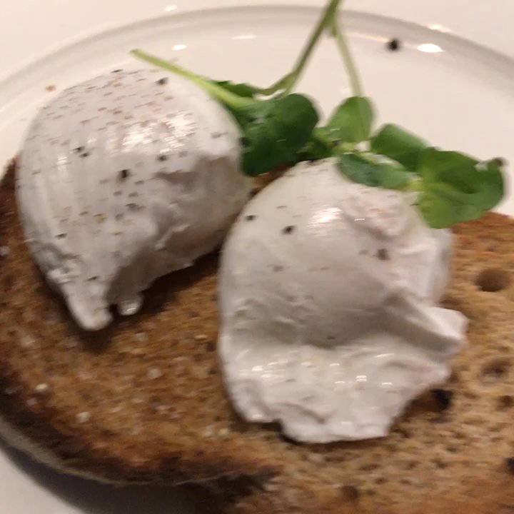 Blue Boar - Poached eggs - British Near Me - London, XGL