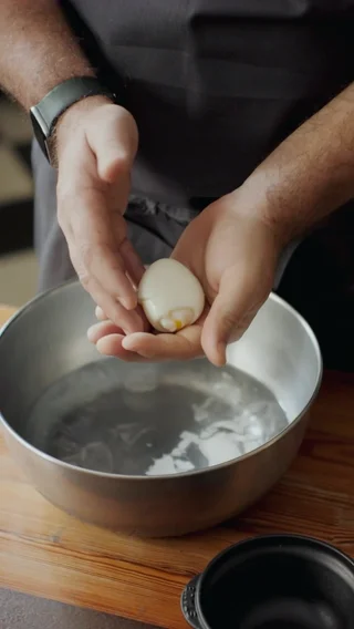 Mollet Egg