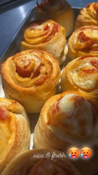 La Pizza - Pizza Near Me - Harrison, New Jersey