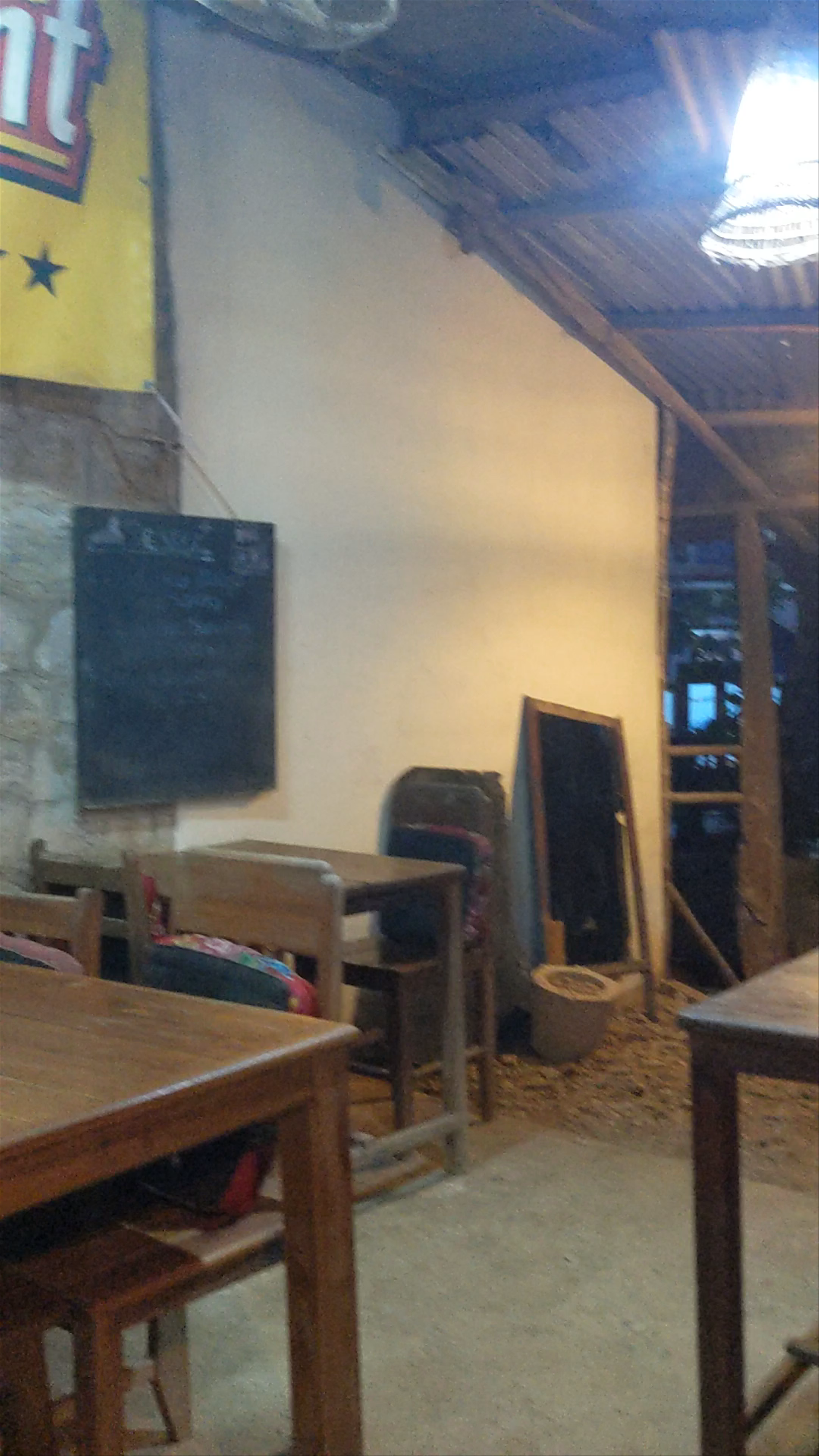 Ma Ma Alex Restaurant: Cozy Local Dining in Nong Khiaw, Laos