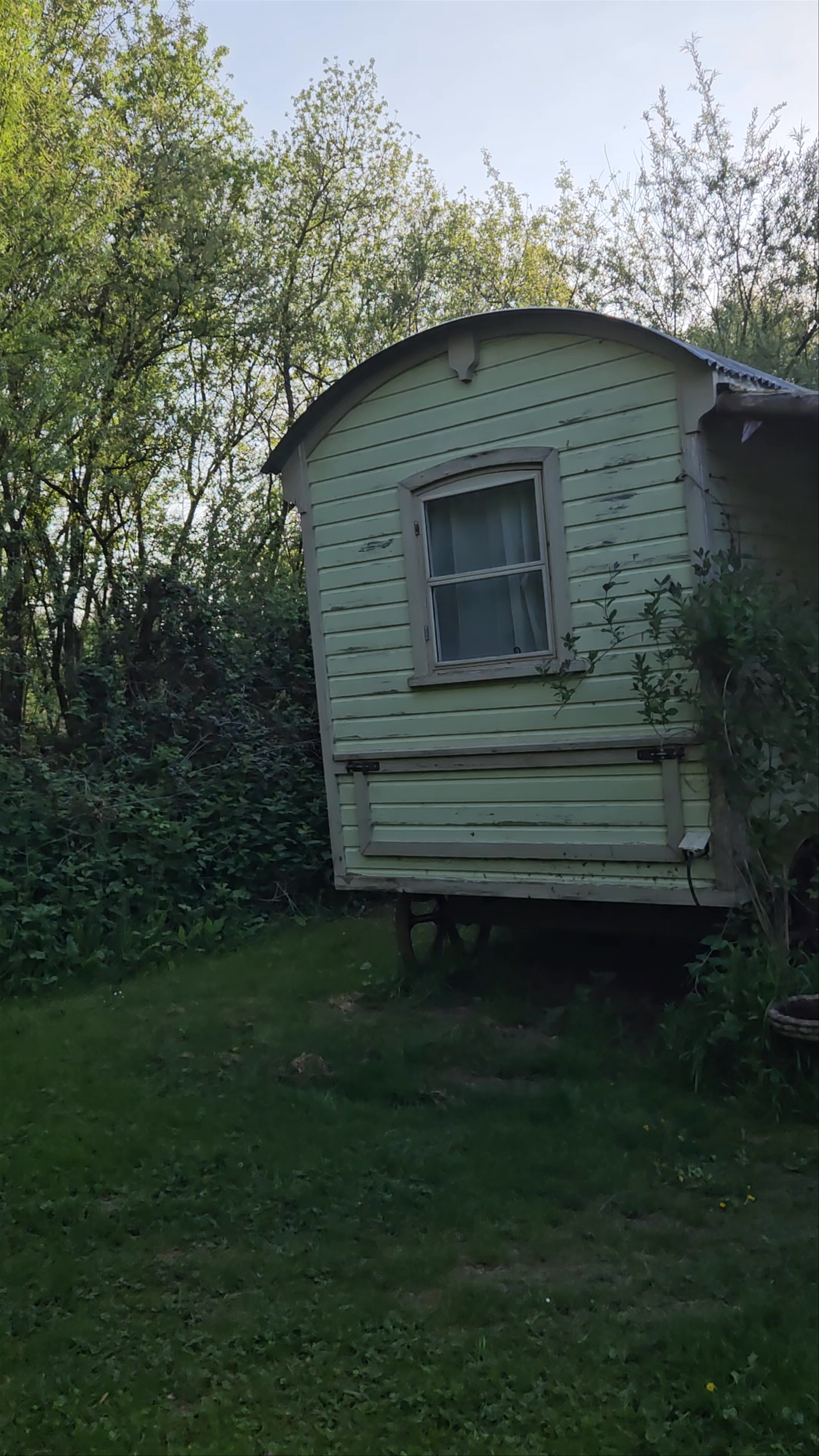 Bonhays Meditation and Retreats: Peaceful Countryside Escape in Bridport, England