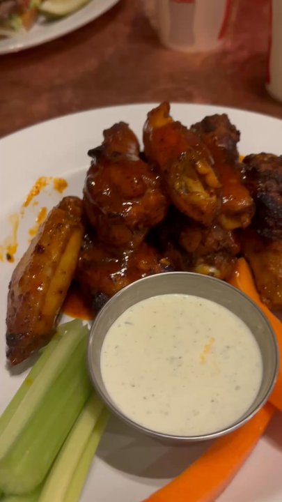 Carver Brewing Co. - We ordered a green chili burger, smokes hot wings, and children pasta with marinara. - New American Near Me - Durango, Colorado