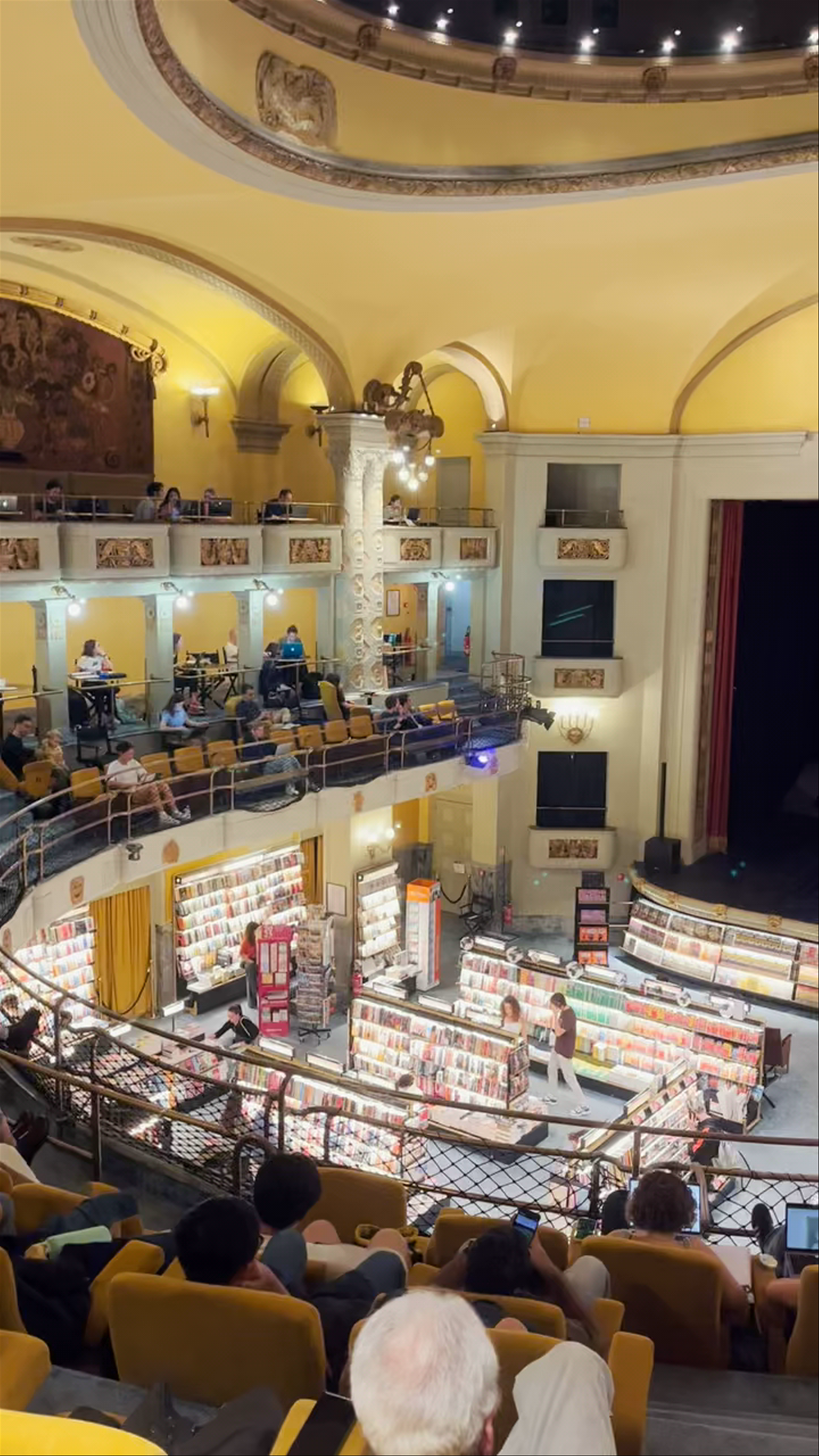 Giunti Odeon - Libreria e Cinema