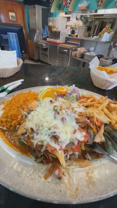 El Barco - Seafood Near Me - Cincinnati, Ohio