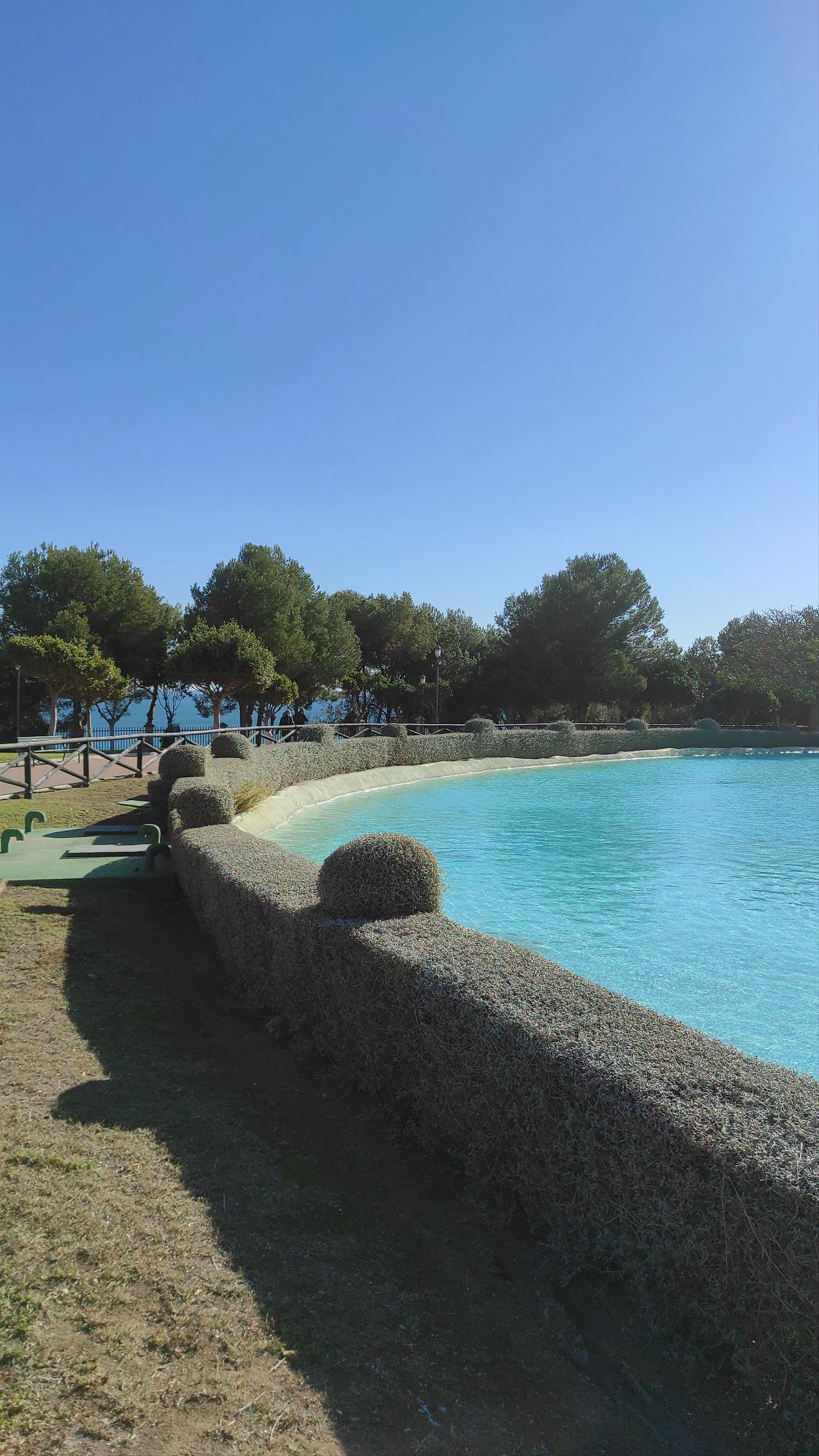 Parque de la Batería: Sunlit Serenity in Torremolinos, Spain