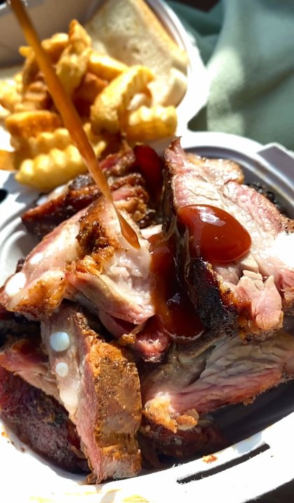 Hecky's Barbecue - Barbeque Near Me - Evanston, Illinois