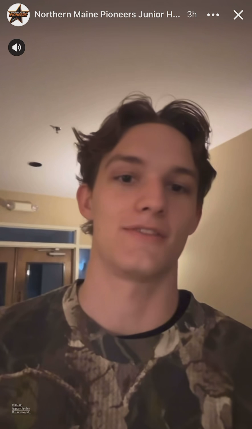 Simon Ward Shines on Blackout Night with the Pioneers