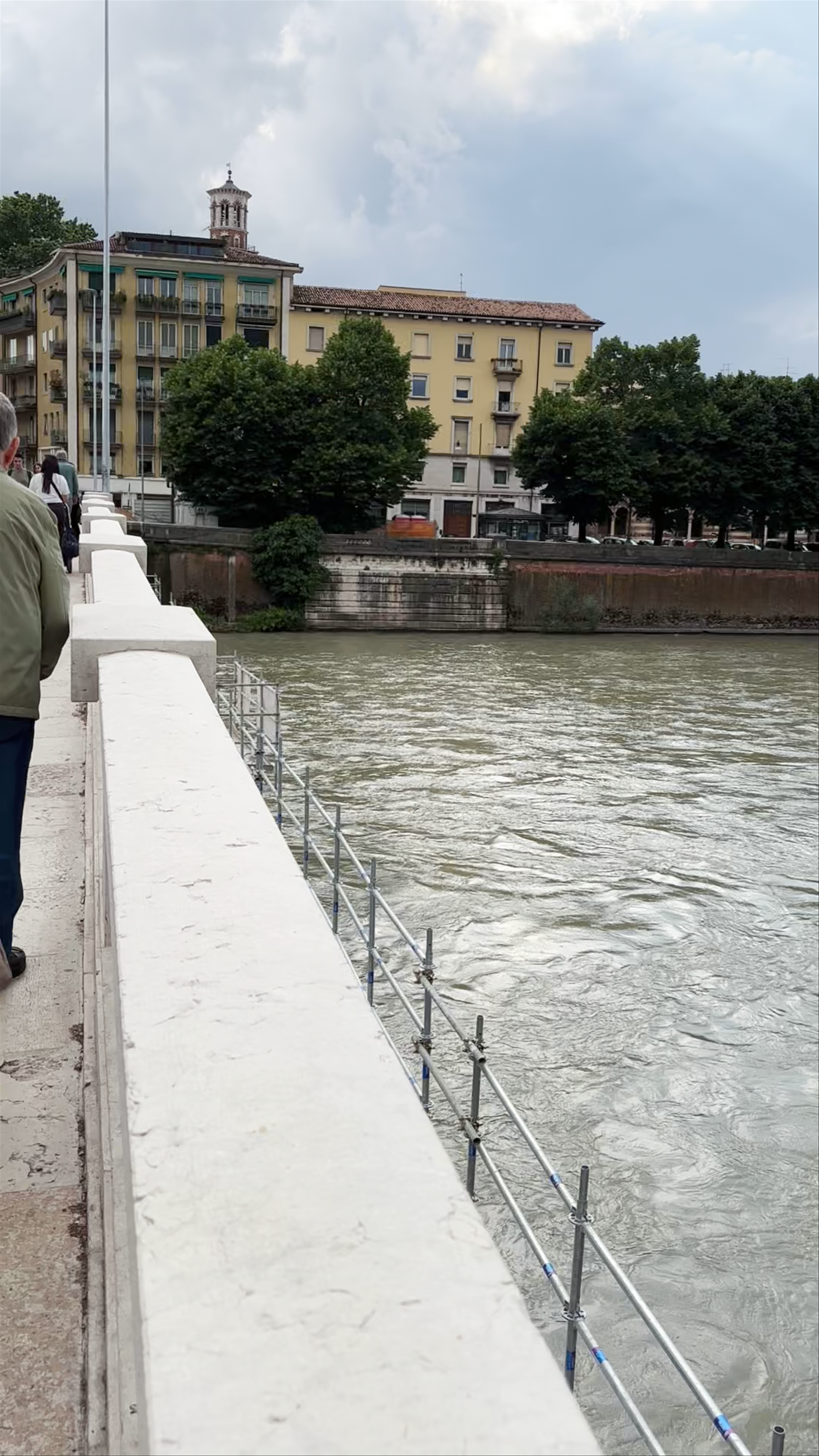 Ponte Nuovo: Serene Riverside Walk in Verona