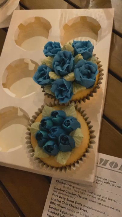 The Cupcake Experience - 1/2 Dozen Jumbo - Cupcakes Near Me