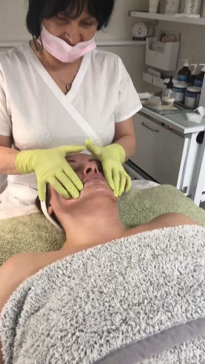 Organic Beauty Lounge - Hair Salons Near Me - Glendale, California