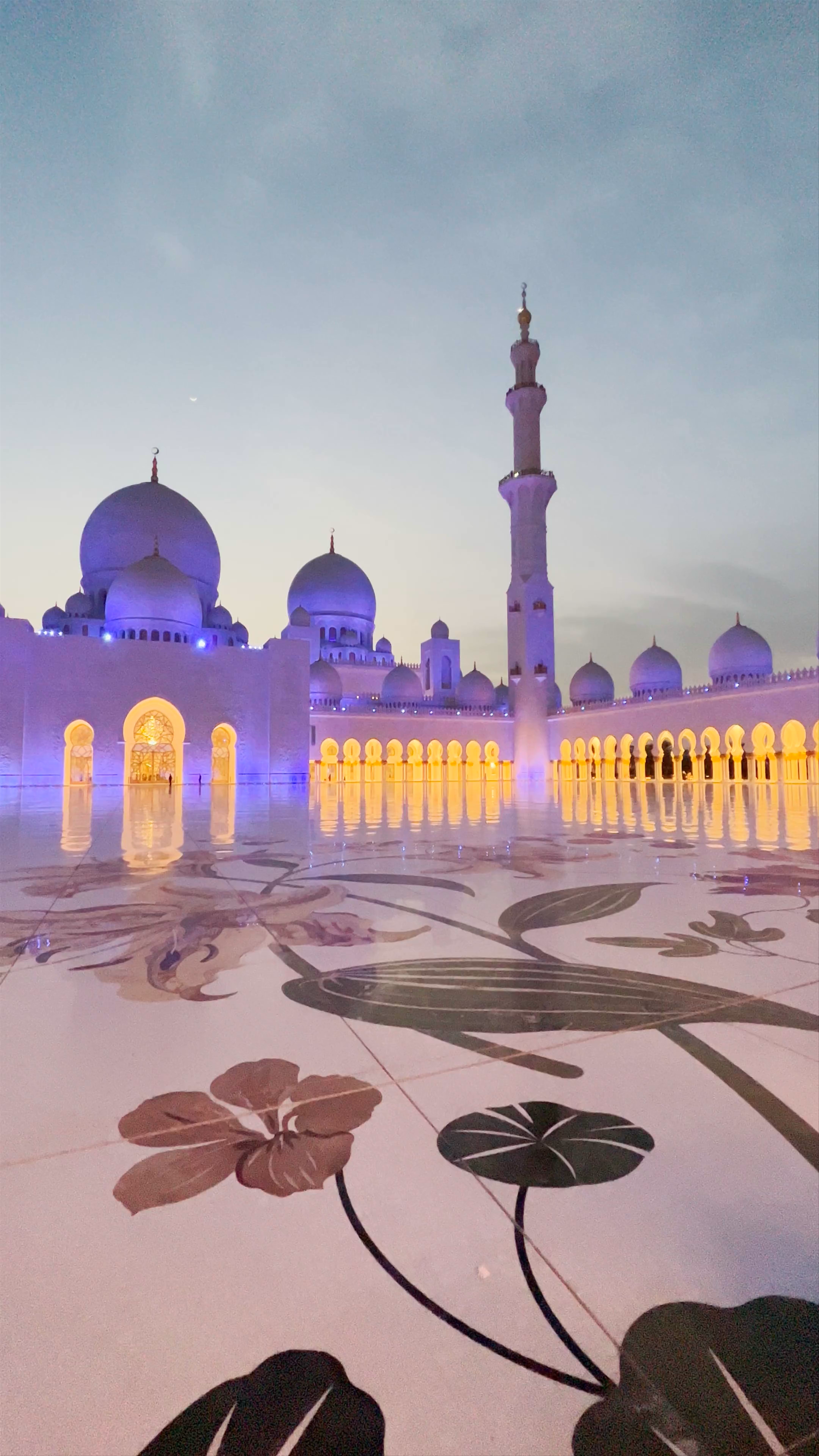 Grand Mosque South Gate Abu Dhabi - Abu Dhabi - United Arab Emirates