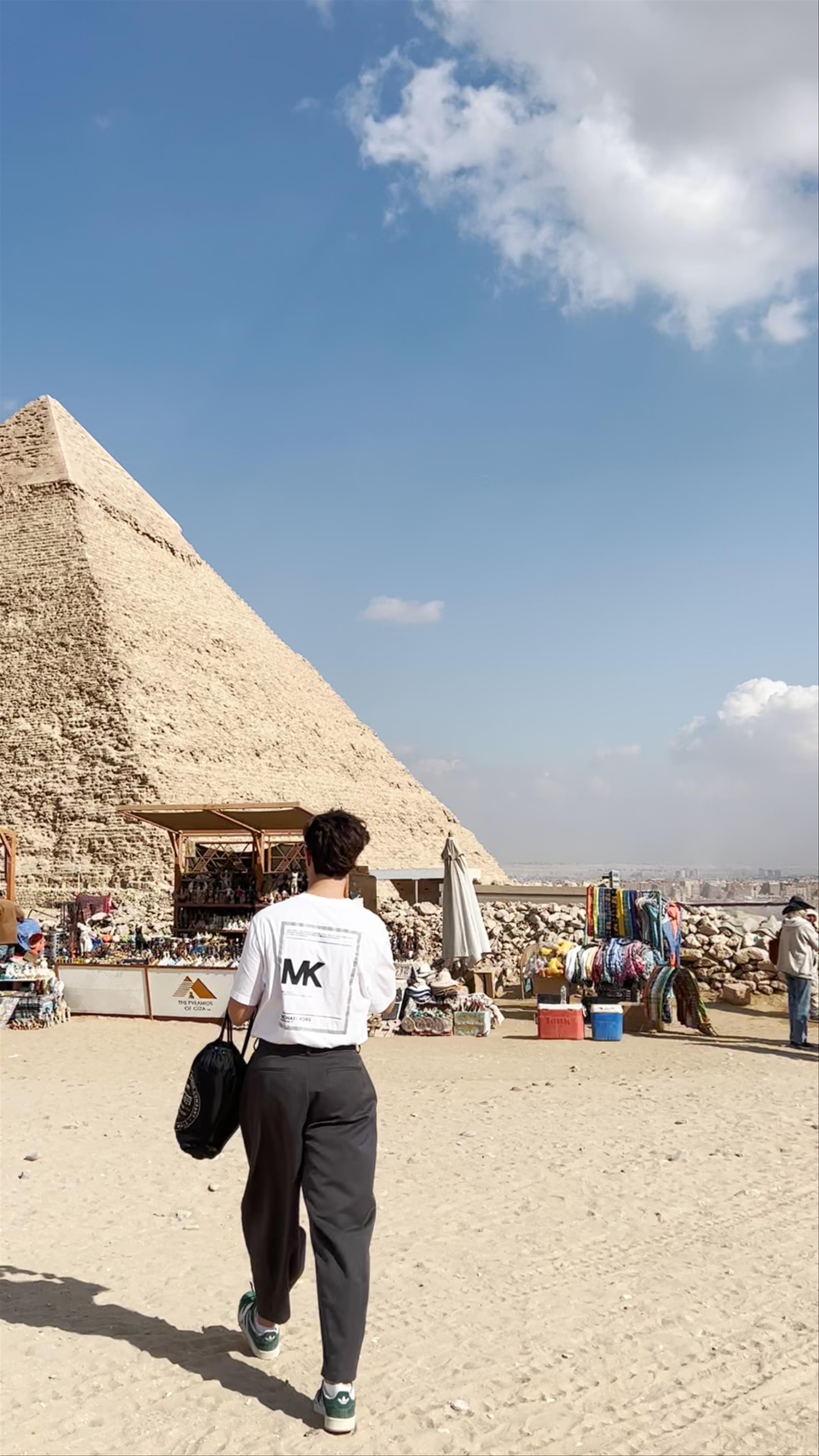 Pirámide de Kefrén: Majestic Ancient Wonder in Al Haram, Egypt