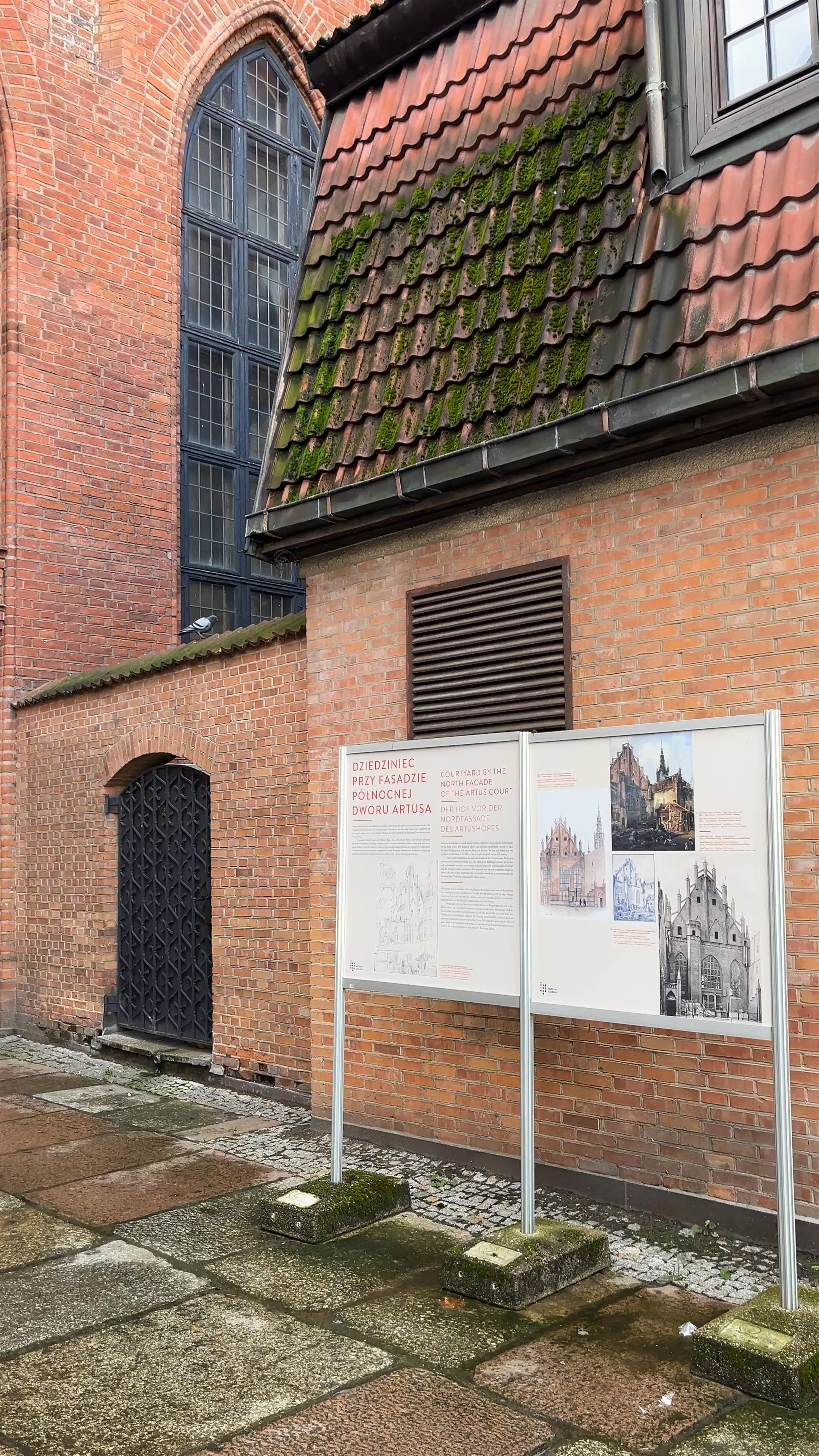 Dwór Artusa: Historic Heart of Gdańsk's Long Market