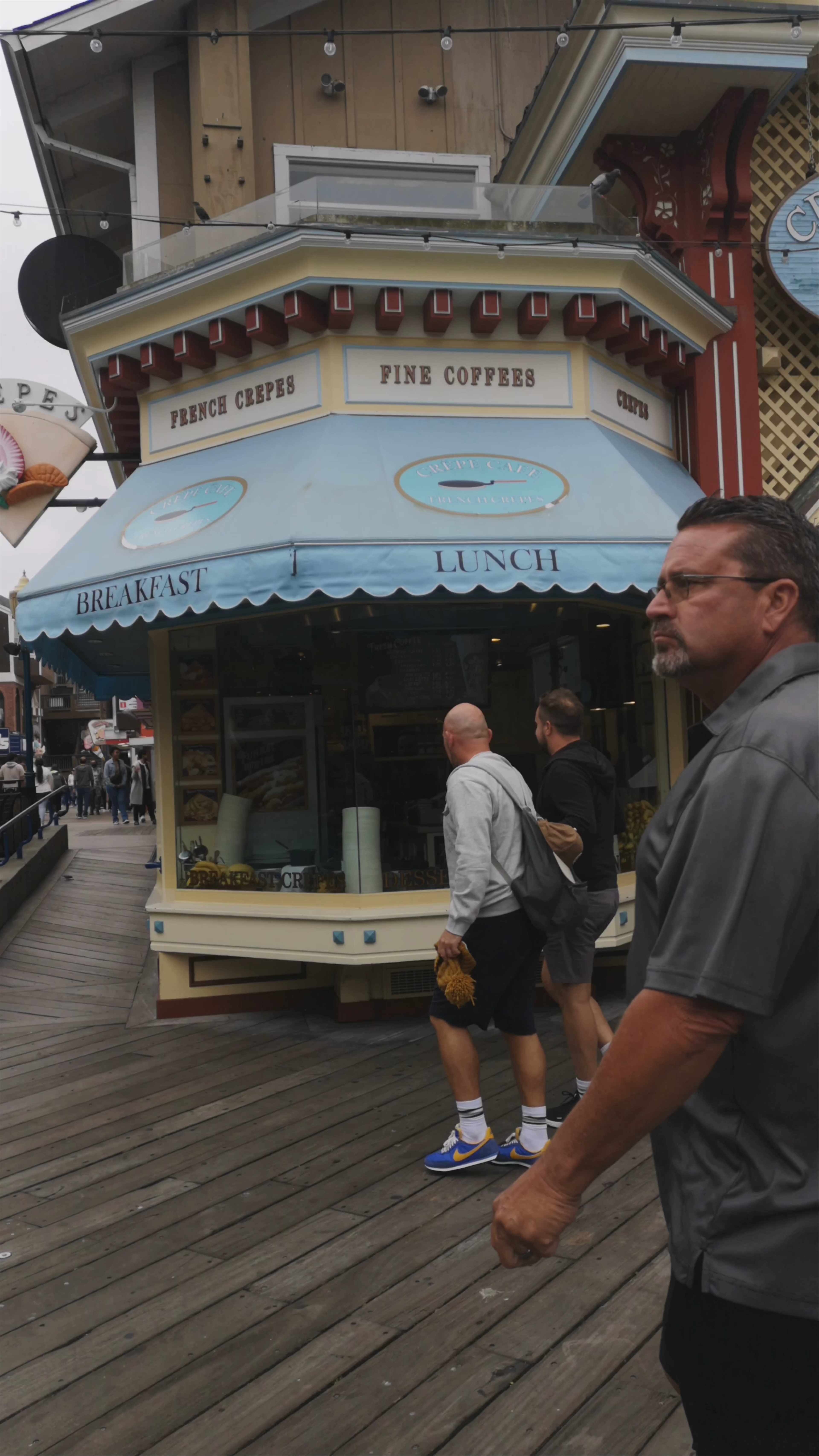Strolling Pier 39: Iconic Boardwalk Vibes in San Francisco