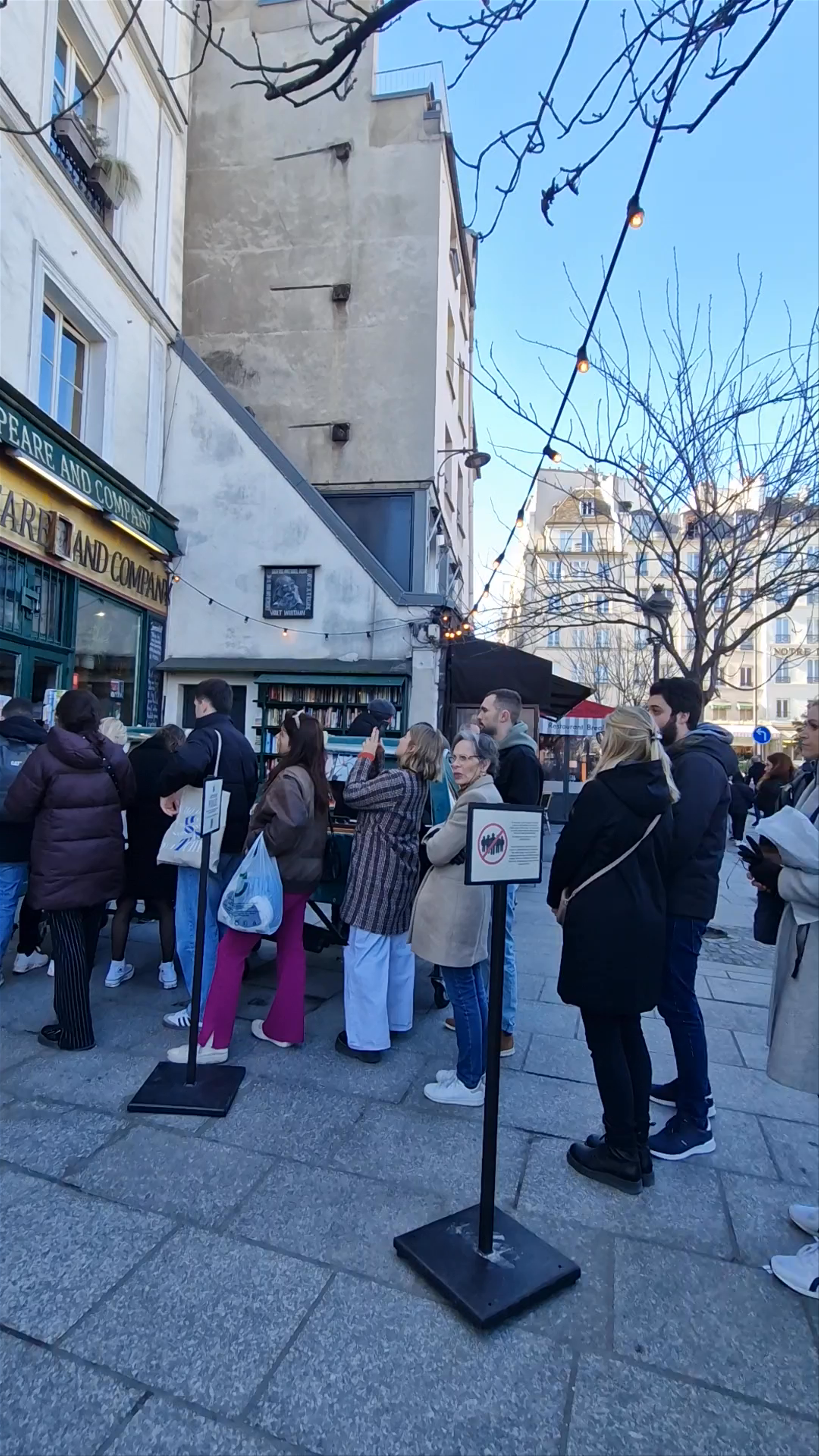 Shakespeare and Company: Iconic Independent Bookstore in Paris