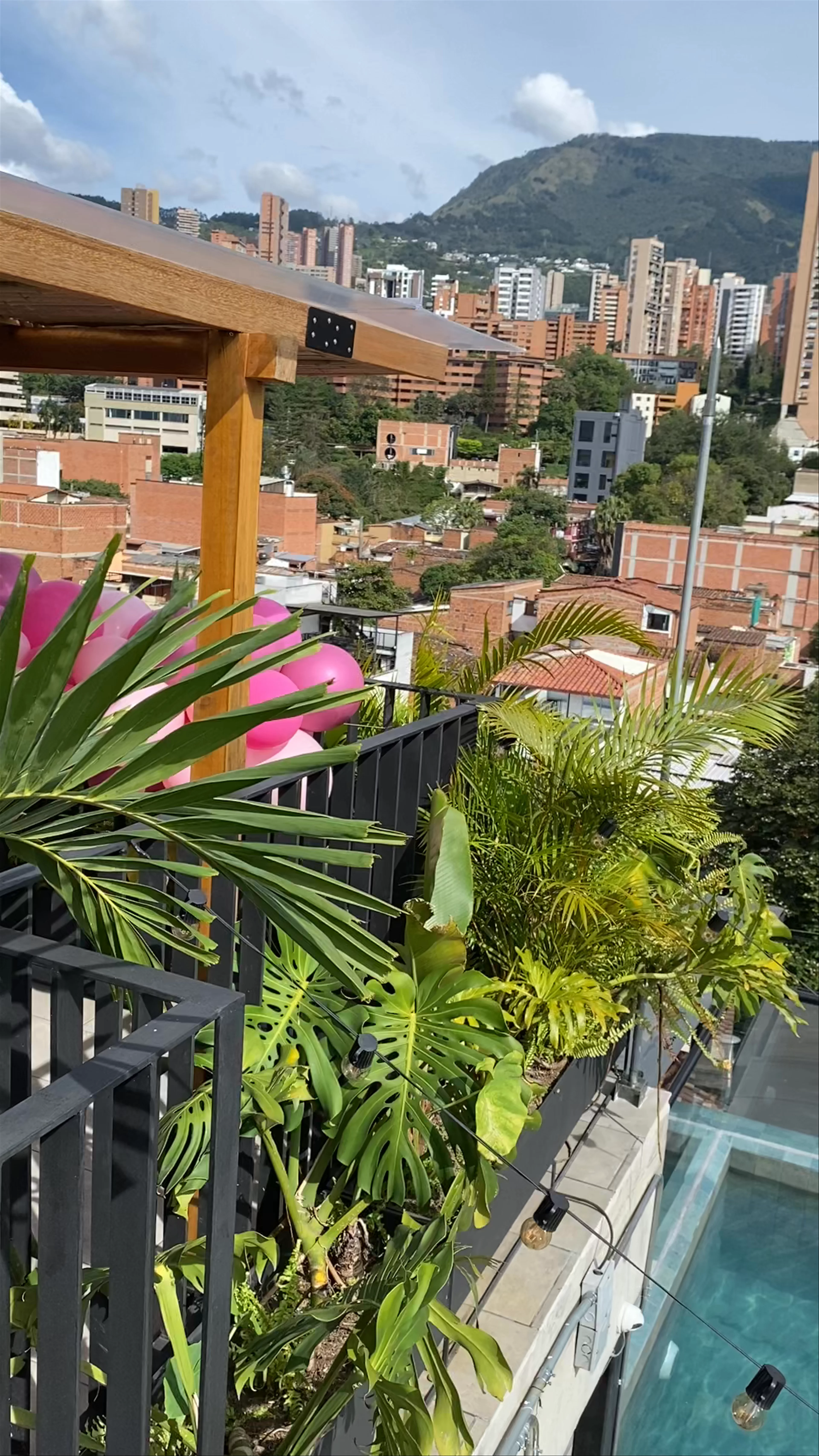 Ziruma Rooftop Tiki Bar, Los Patios Hostel Boutique