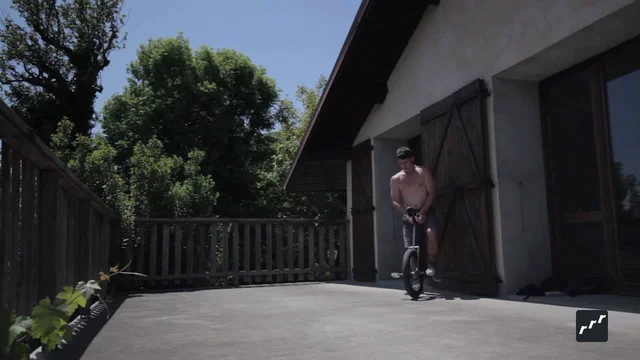 riu submission: Half roll to outside crankjam to stepover - inward back varial roll