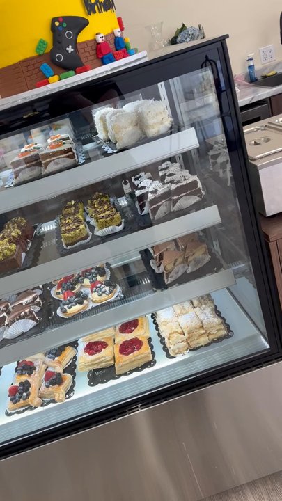 Delicious Bakery - Cupcakes Near Me - Northridge, California