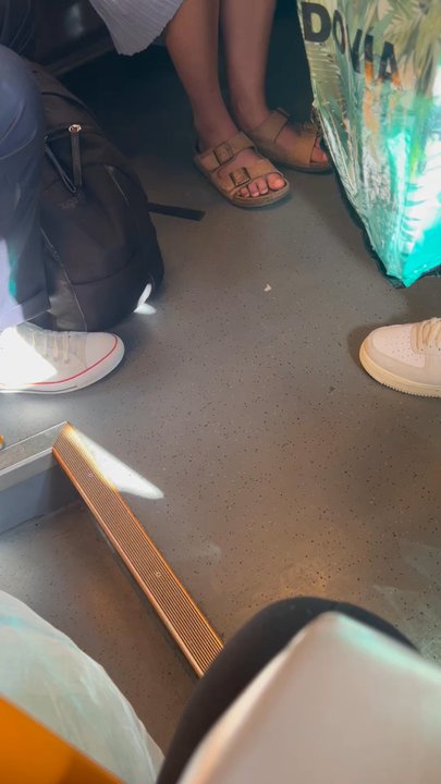 Schweinfurt Hauptbahnhof - RE20 mit 49€ Ticket total überfüllt! Nur Stehplätze , keine Radmitnshme, schreiende Kinder... - Train Stations Near Me - Schweinfurt, BY
