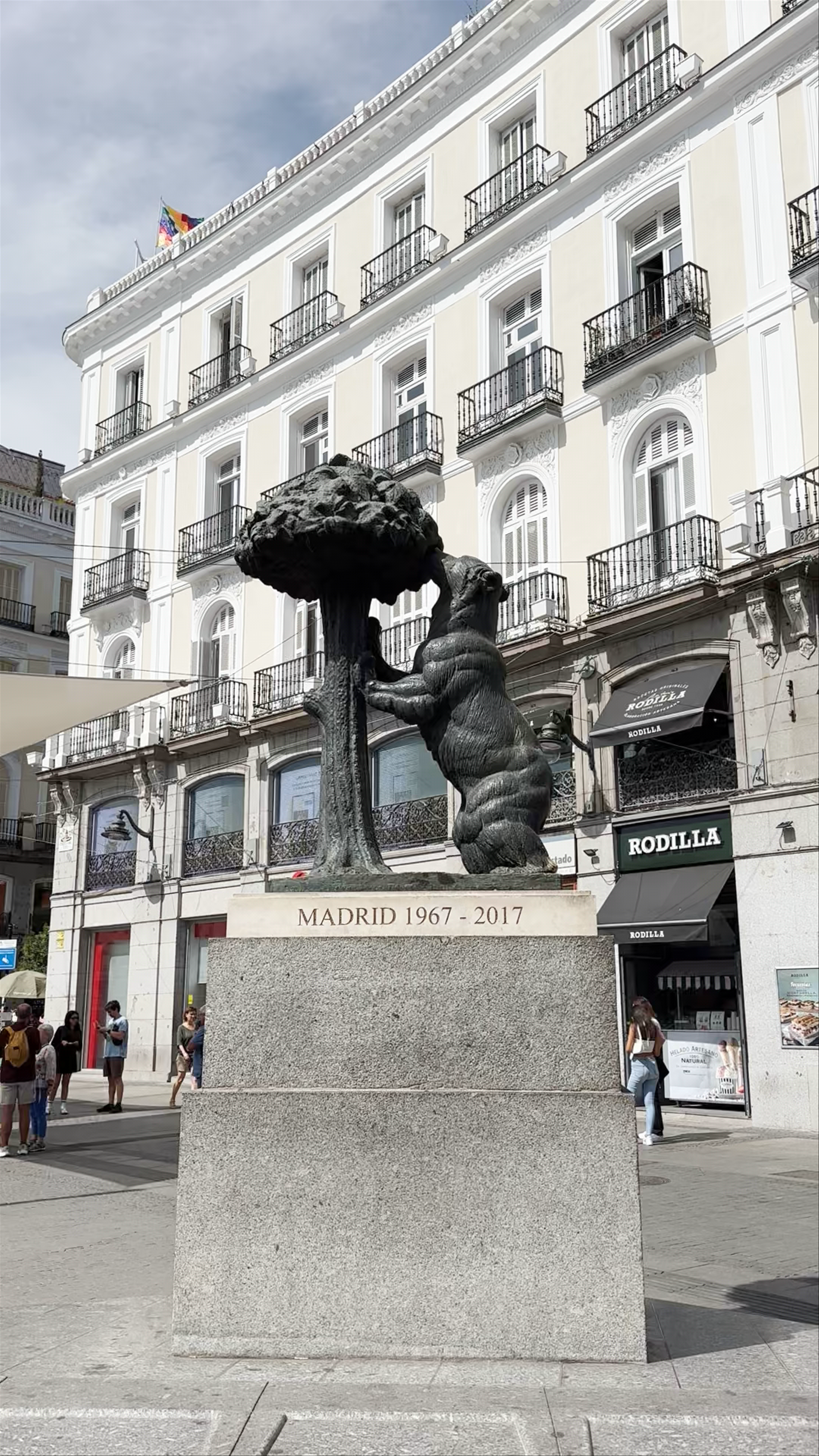 El Oso y el Madroño
