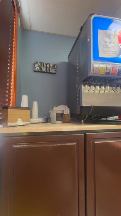 Dwight Pizza - When you walk in. Quiet little pizza joint. - Pizza Near Me - Dwight, Illinois