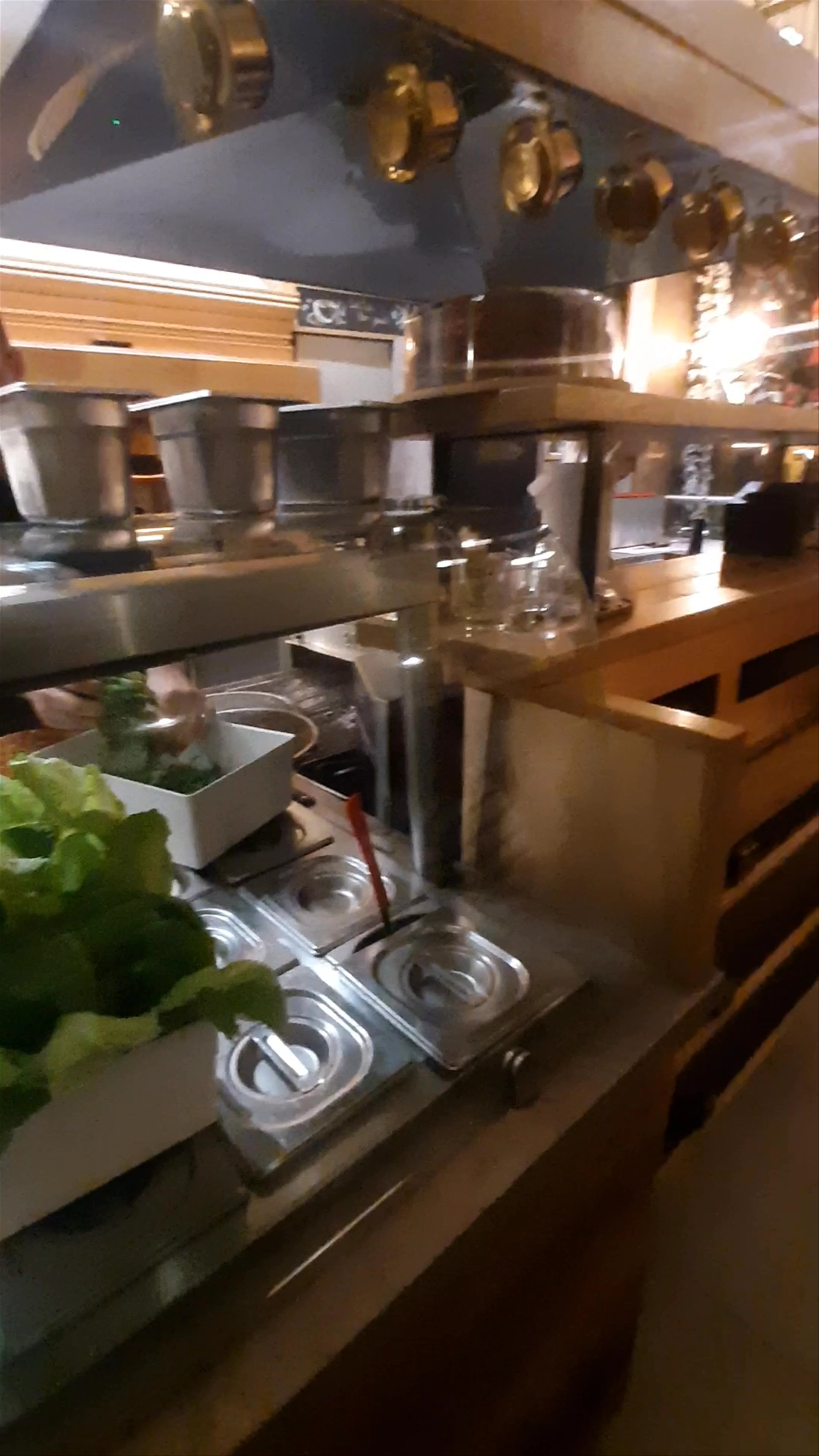 Pelier Bistro, Deptak