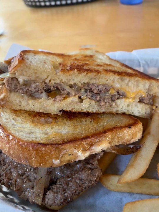 Archie’s Eatery - Video of the patty melt - Wine Bars Near Me - Pacific Grove, California