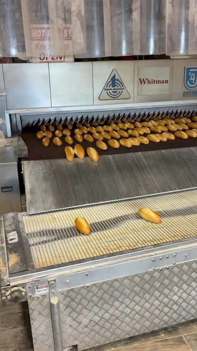 Del Buono's Bakery - Bread Conveyor Belt - Bakeries Near Me - Haddon Heights, New Jersey