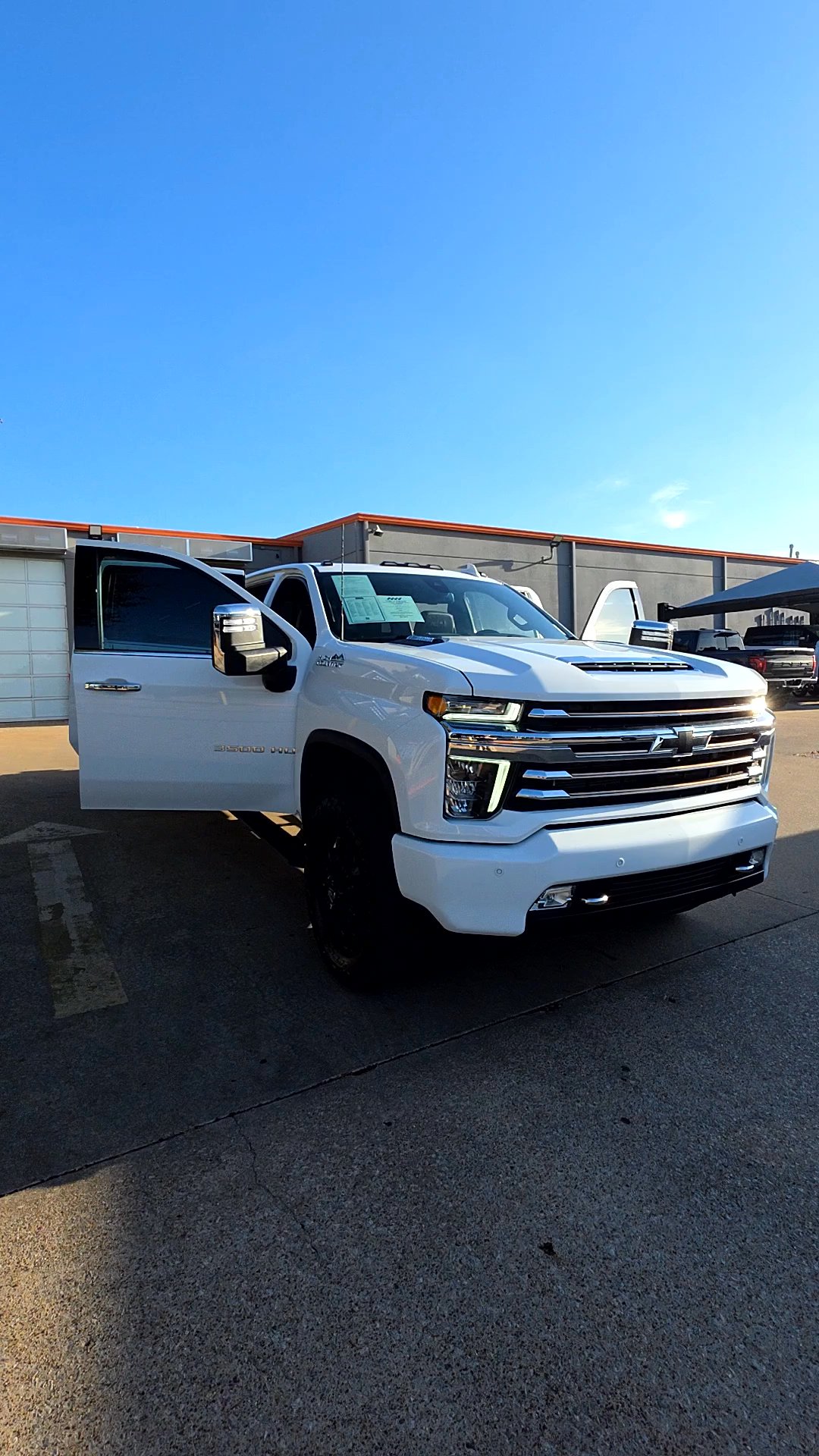 Lifted Trucks - #TX09712 - 2022 Chevrolet Silverado 3500HD High Country Crew Cab