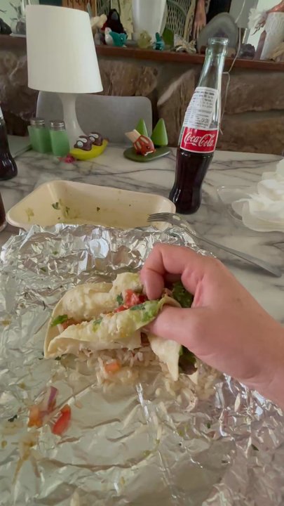 Illegal Pete's DU - Tacos were too wet from being completely soaked in whatever liquid from food, that my tacos were completely utterly destroyed dissatisfied! - Mexican Near Me - Denver, Colorado