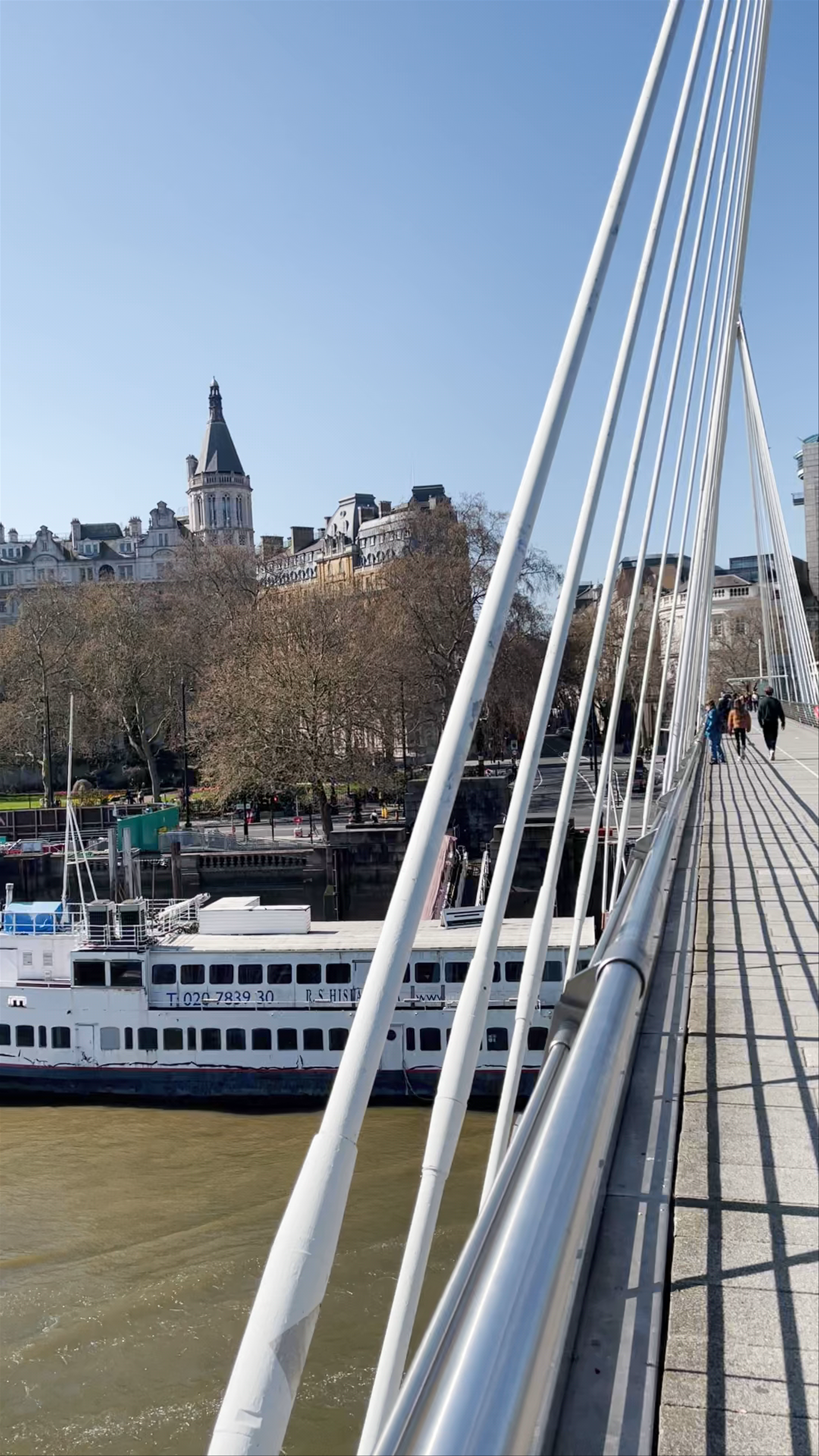 Hungerford Bridge: Scenic Riverside Walk in London