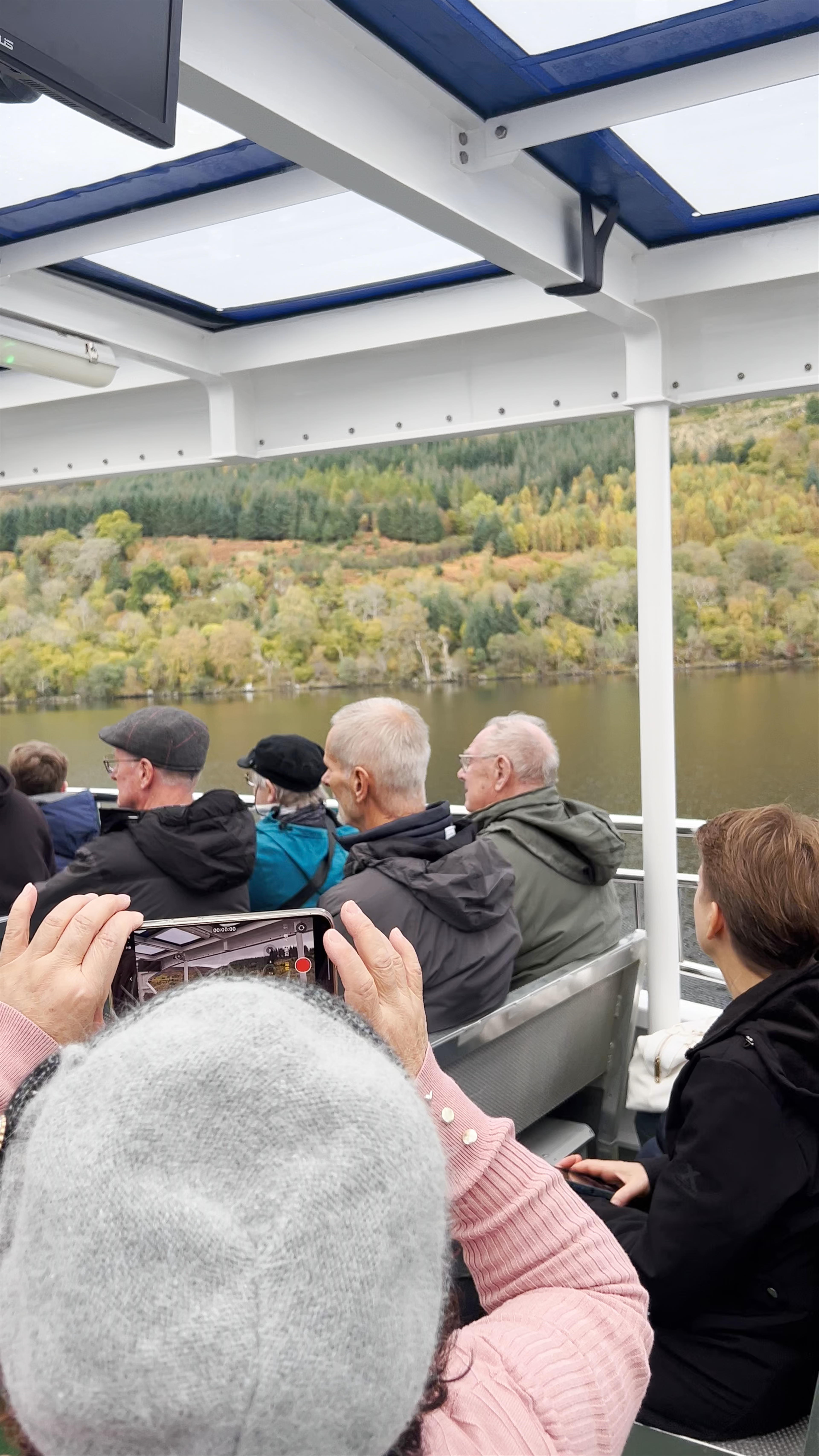 Cruise Loch Ness