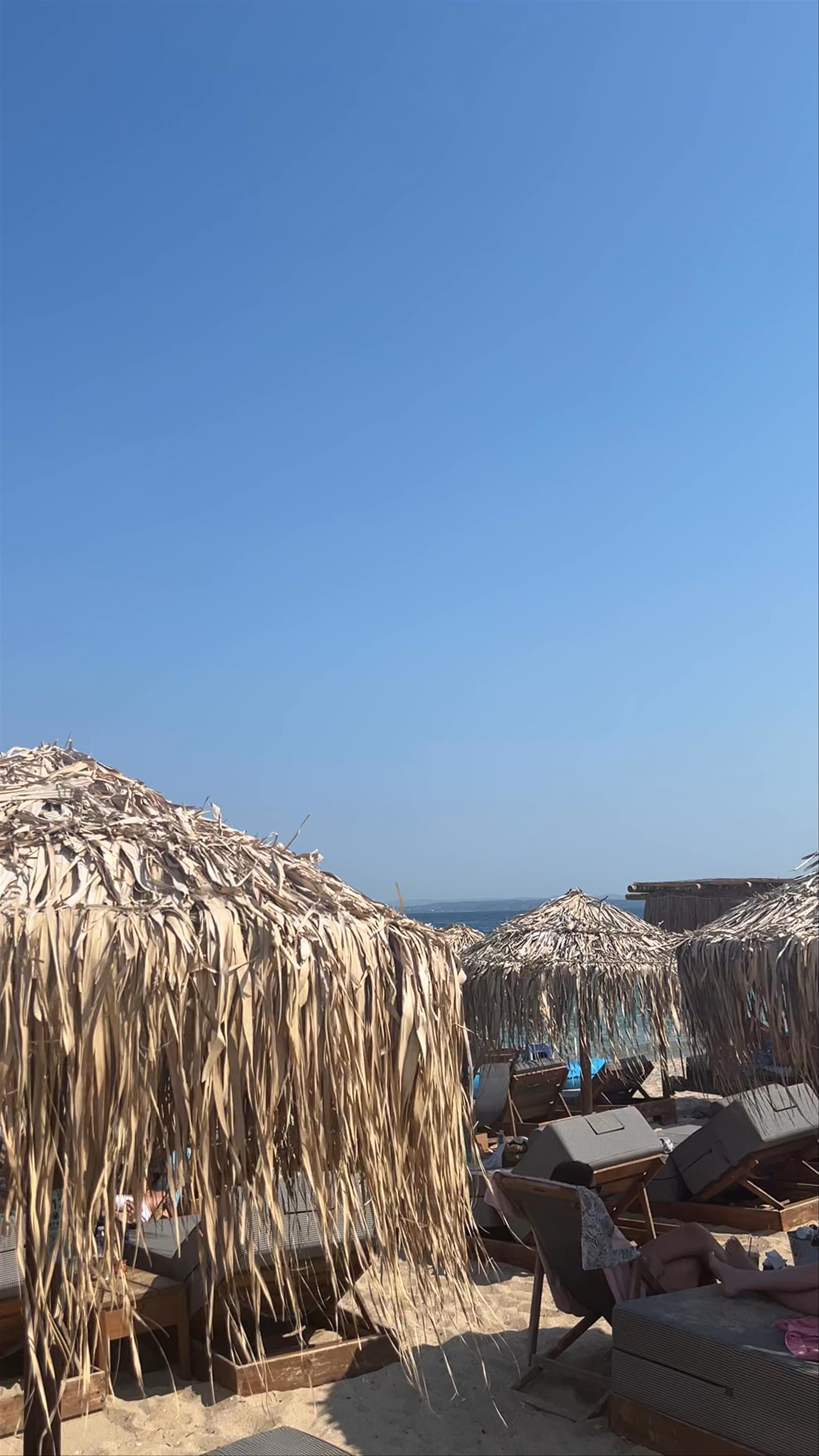 Wet wet beach bar