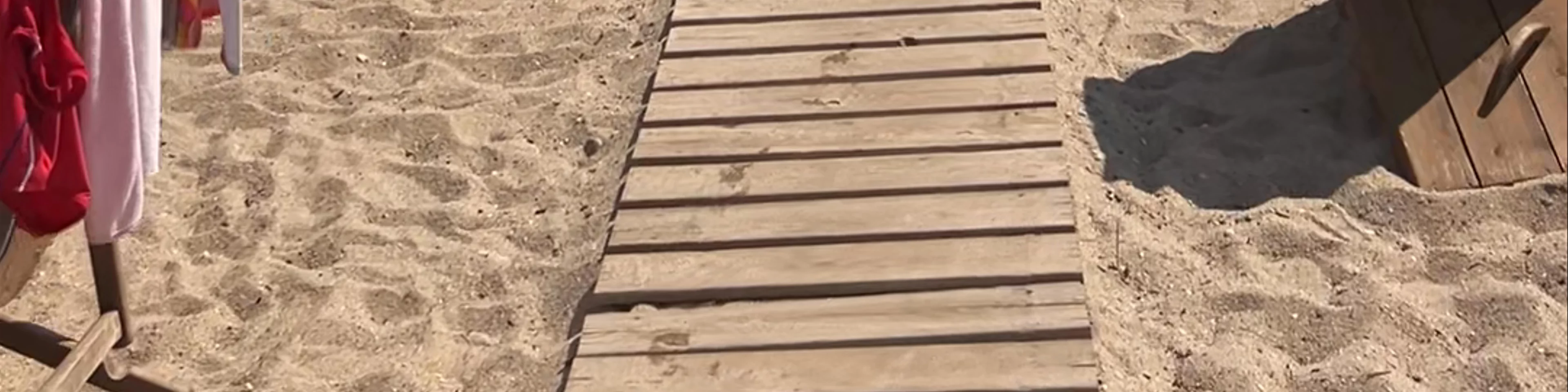 Wet wet beach bar