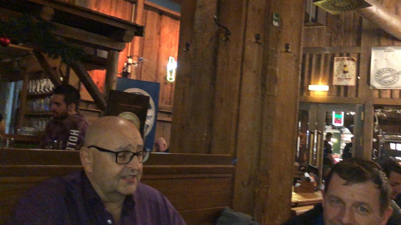 Saloon - Waiting for the music - Steakhouses Near Me - Vienna, 9