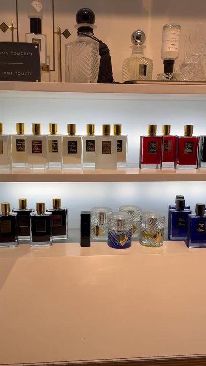 Nose - Display of extensive range - Perfume Near Me - Paris, 75