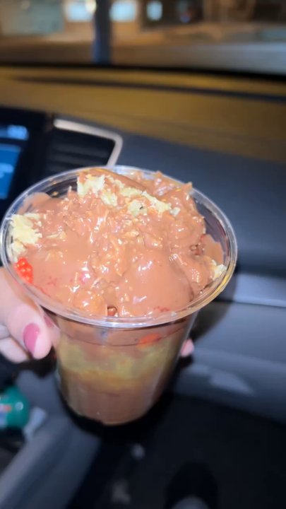 Yummy Bites - Dubai chocolate strawberry's - Coffee & Tea Near Me - Minneapolis, Minnesota