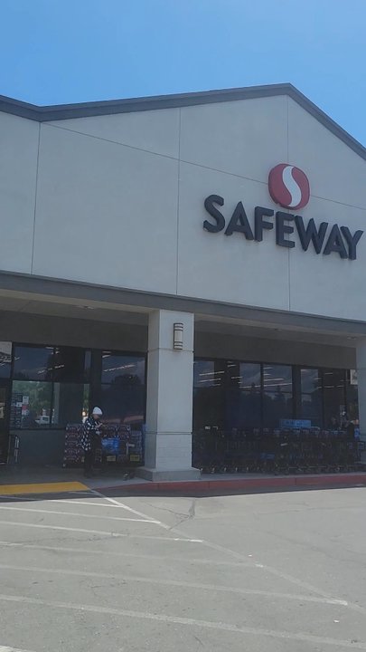 Safeway - Outside - Grocery Near Me - Gridley, California