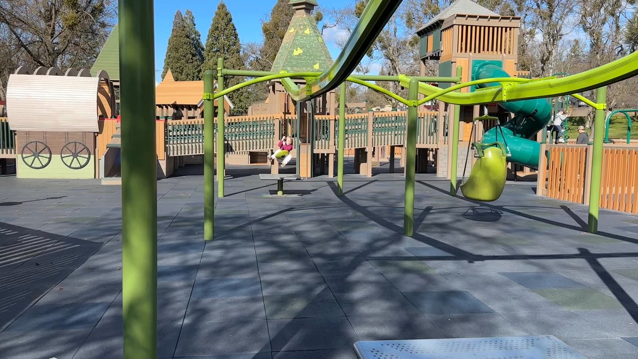 Bear Creek Park - hard zip line thing - Playgrounds Near Me - Medford, Oregon