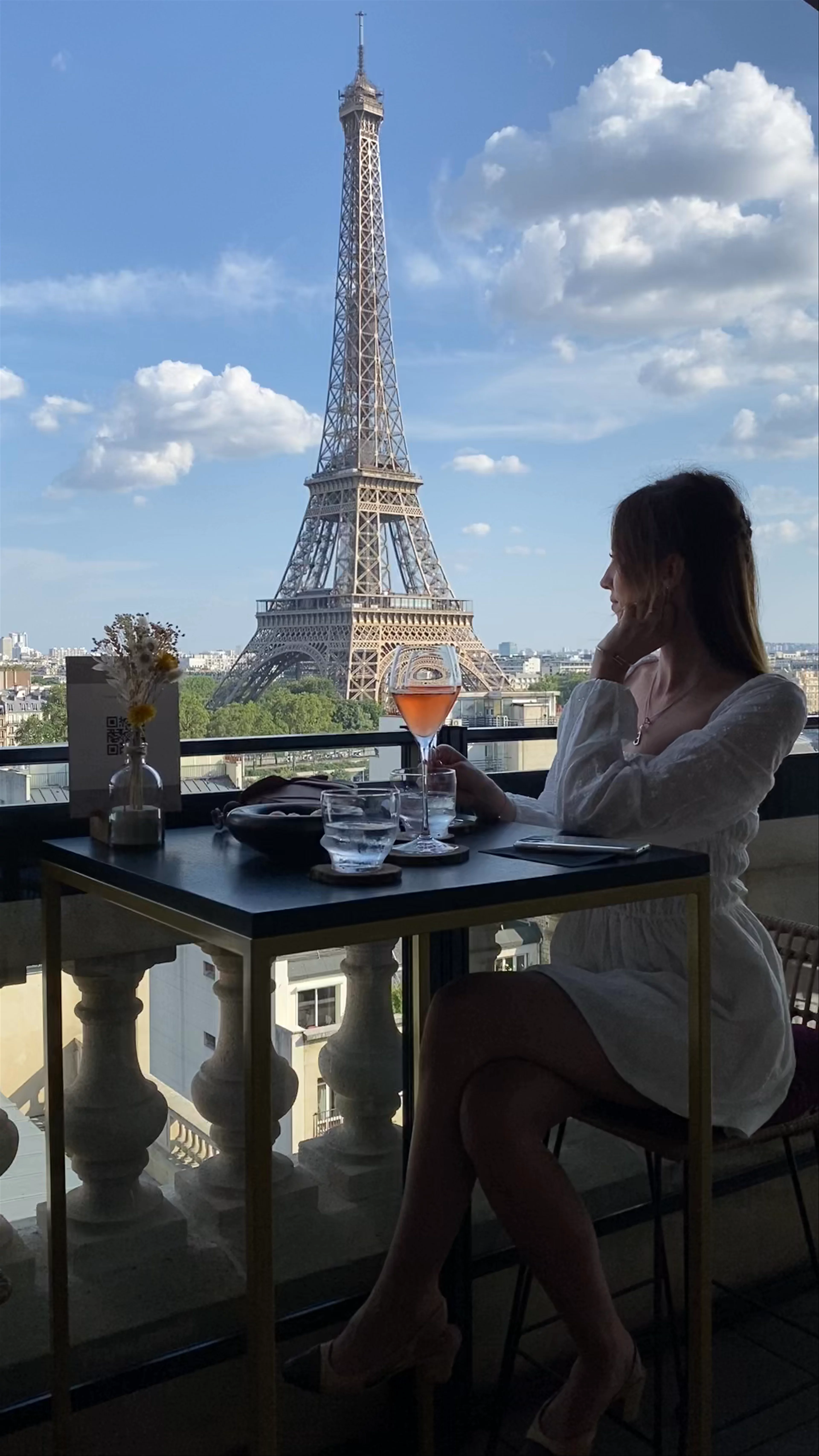 Le Bar à Ciel Ouvert, Avenue d'Iéna