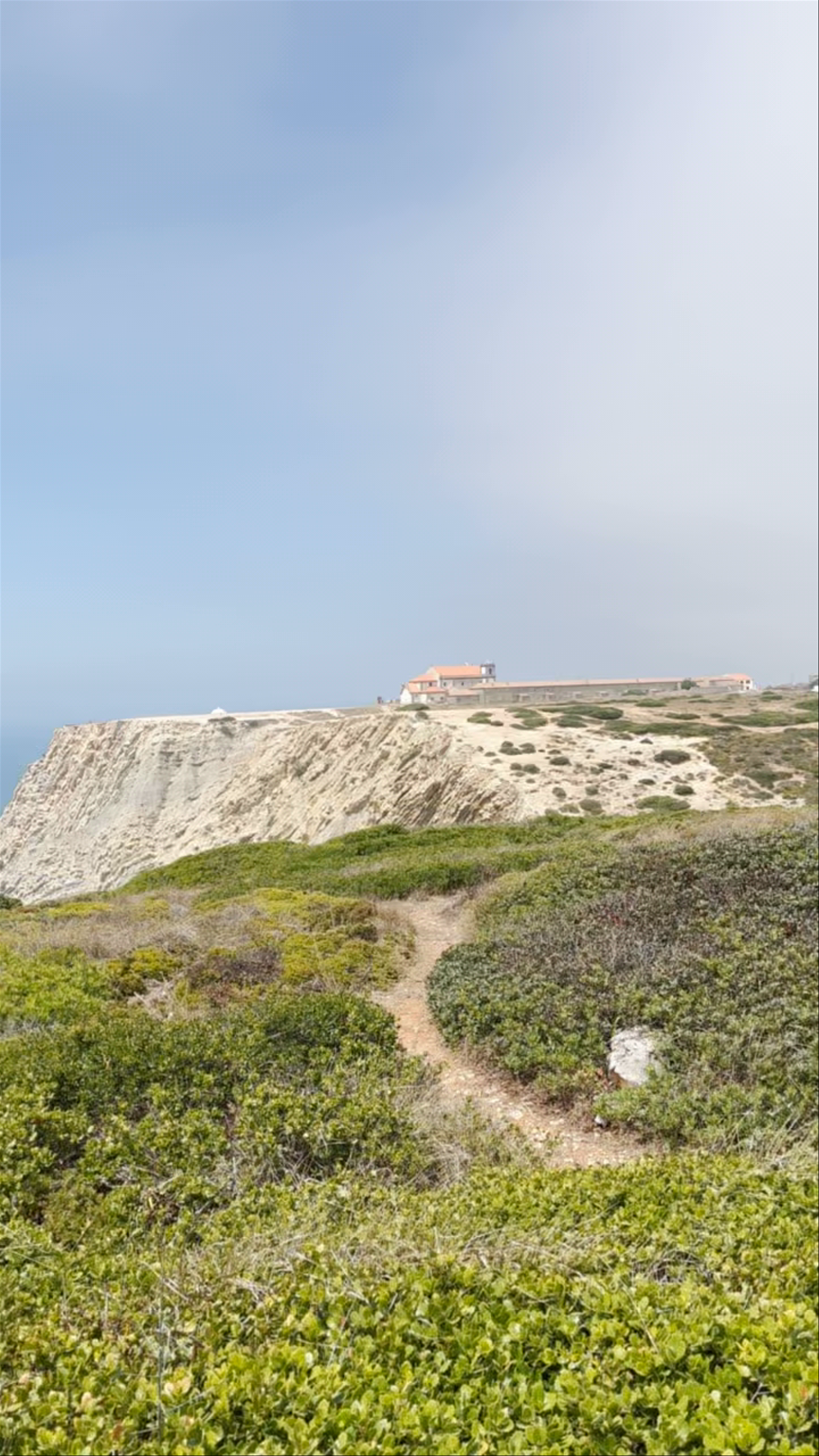 Monumento Natural da Pedra da Mua: Coastal Cliffside Hiking in Portugal