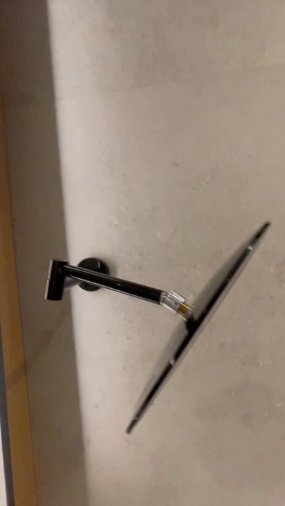 Hotel Sofia - This mirror may fall off and shatter at anytime. - Hotels Near Me - Barcelona, B