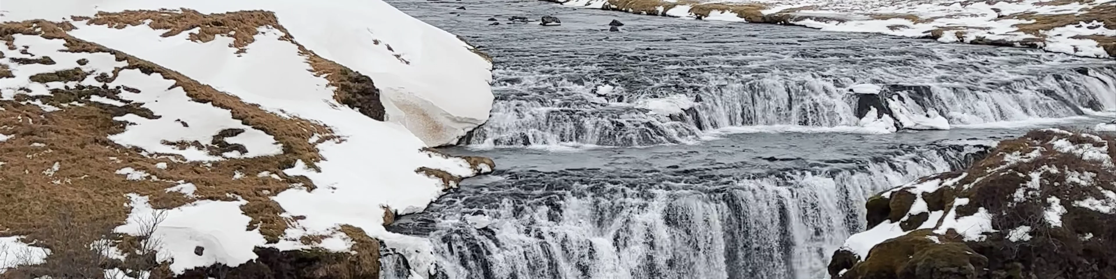 Skógafoss-Waterfall