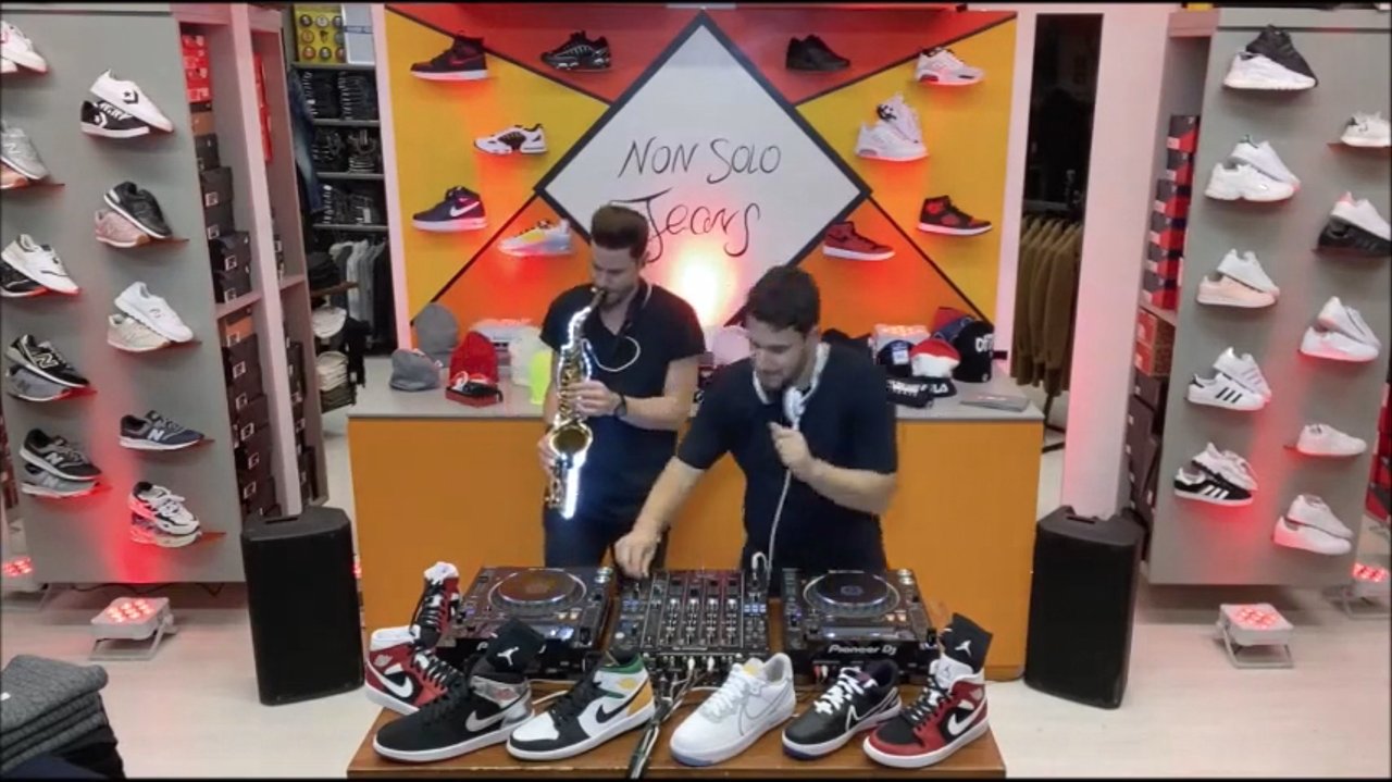Tuscany Sax & DJ @ Non Solo Jeans - video
