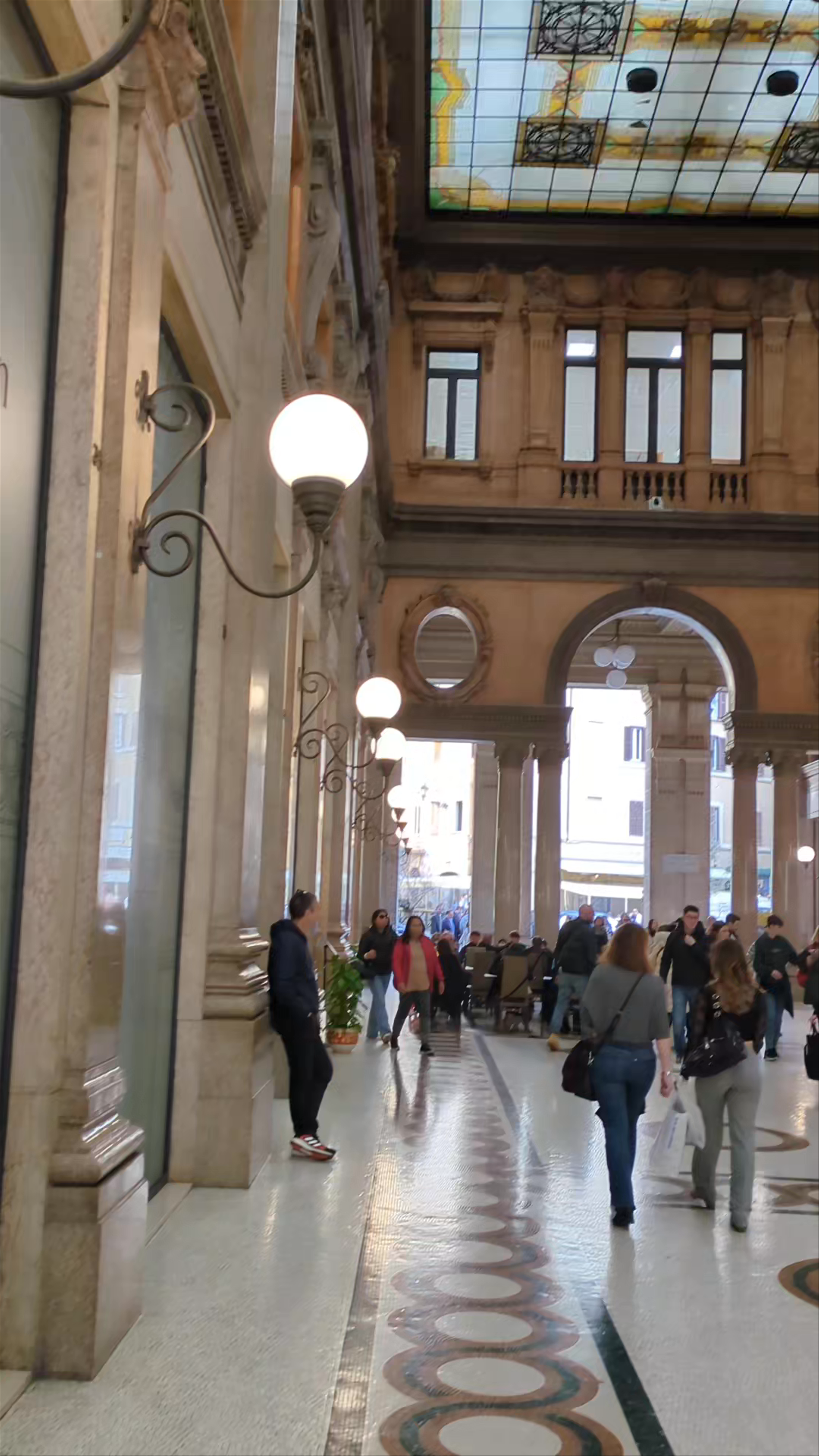 Galleria Alberto Sordi: Historic Shopping Elegance in Rome